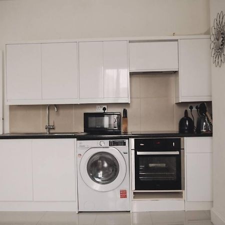 3 Bed Flat With Balcony Central Londyn Zewnętrze zdjęcie