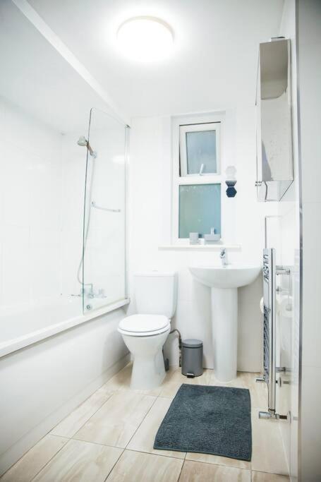 3 Bed Flat With Balcony Central Londyn Zewnętrze zdjęcie