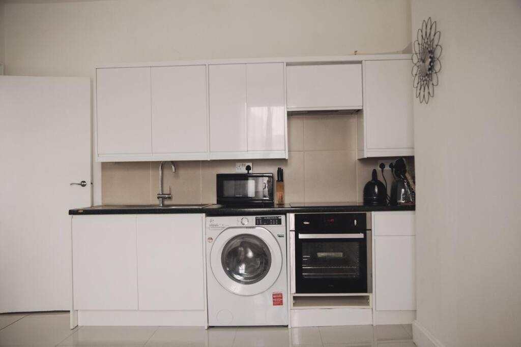 3 Bed Flat With Balcony Central Londyn Zewnętrze zdjęcie